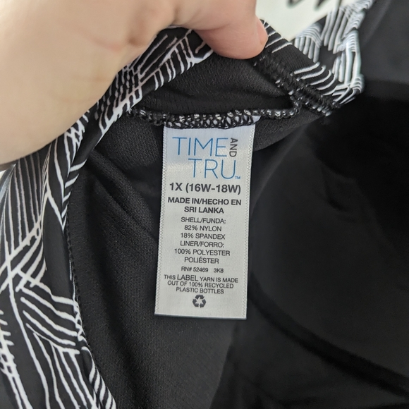 Time and Tru One Piece Swimsuit 1X - Picture 6 of 9